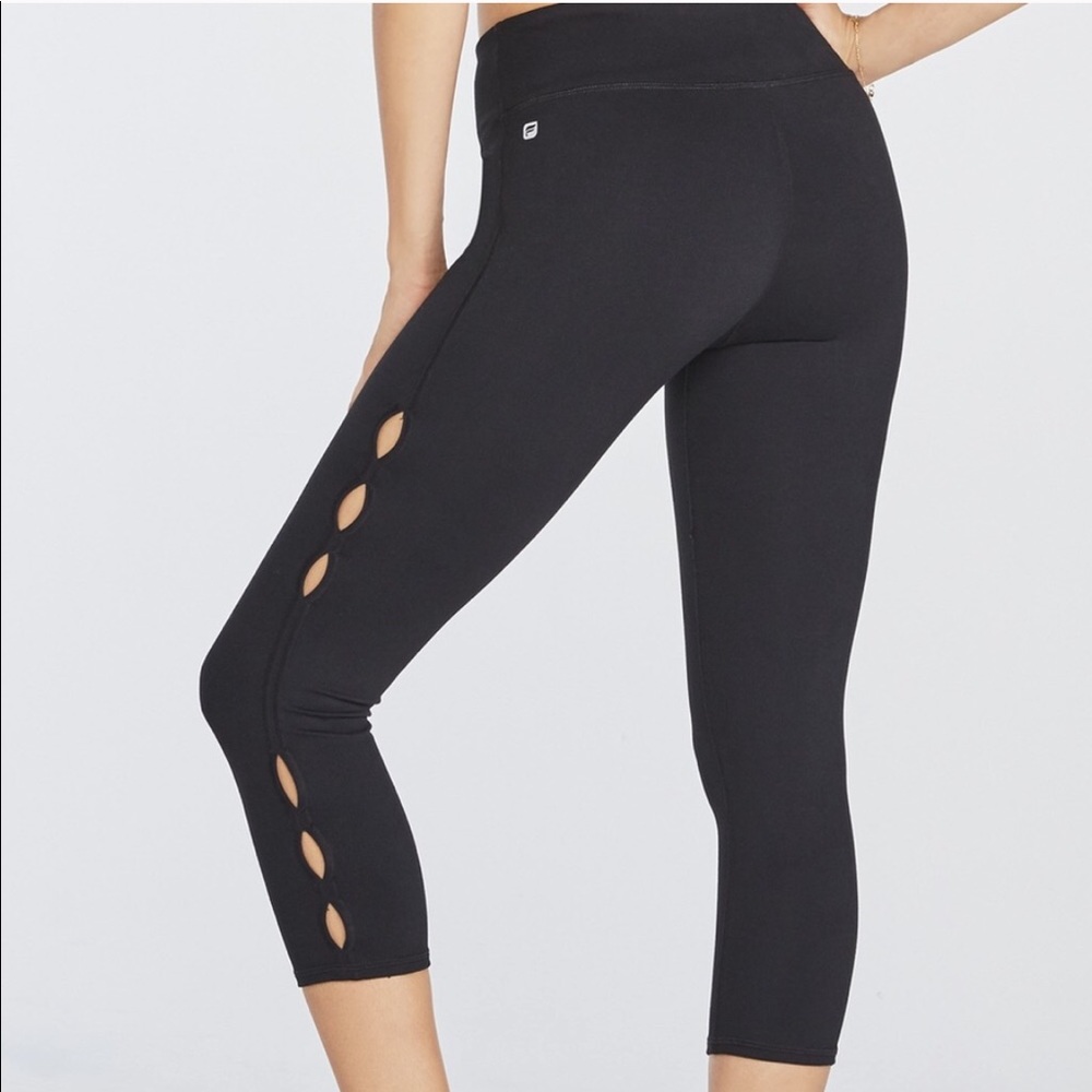 Fabletics Olive Capri II in black